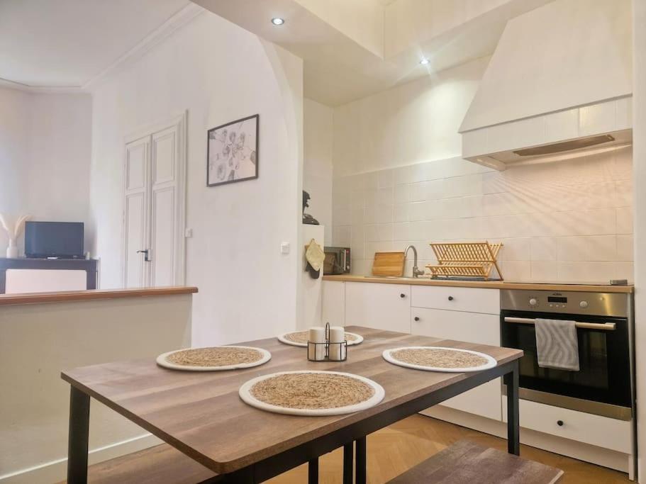 Appartement Centre Ville Les Halles - Grands Buffets Narbonne Exterior foto